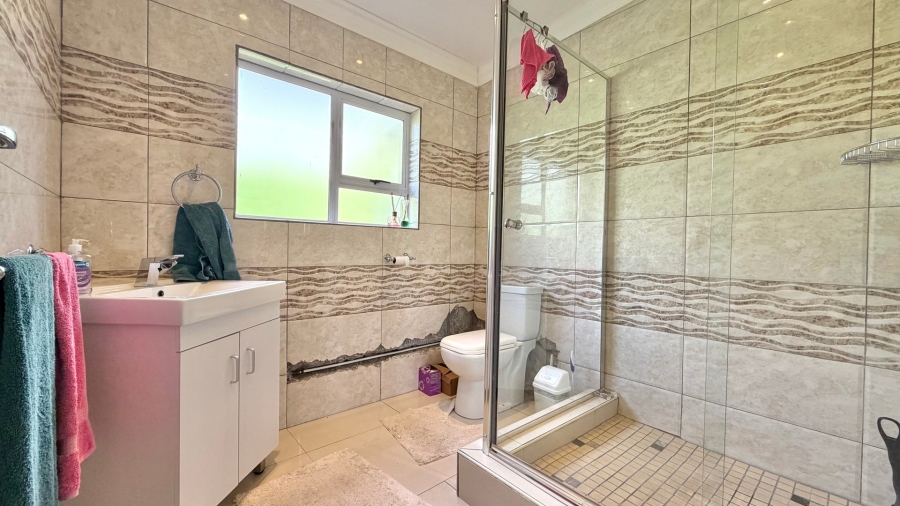 3 Bedroom Property for Sale in Mountainside Western Cape
